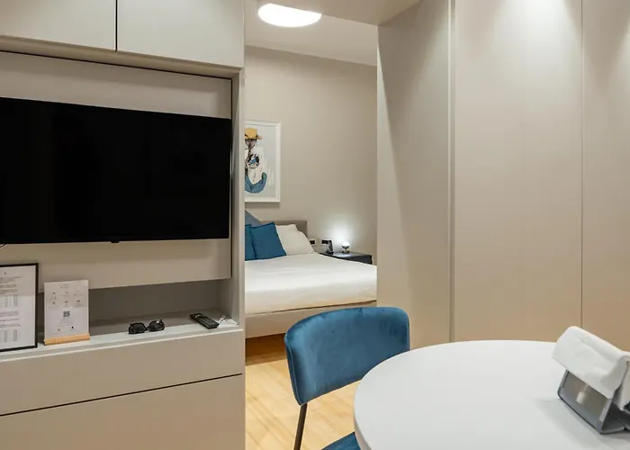 Viam 16B Suites